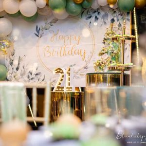 Birthday Décor, Event Décor, Theme Party Décor, Gold and Green Décor, Unique Theme for Parties