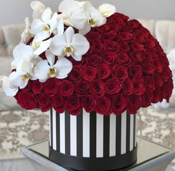 Interlocking Rose Heart Sculpture