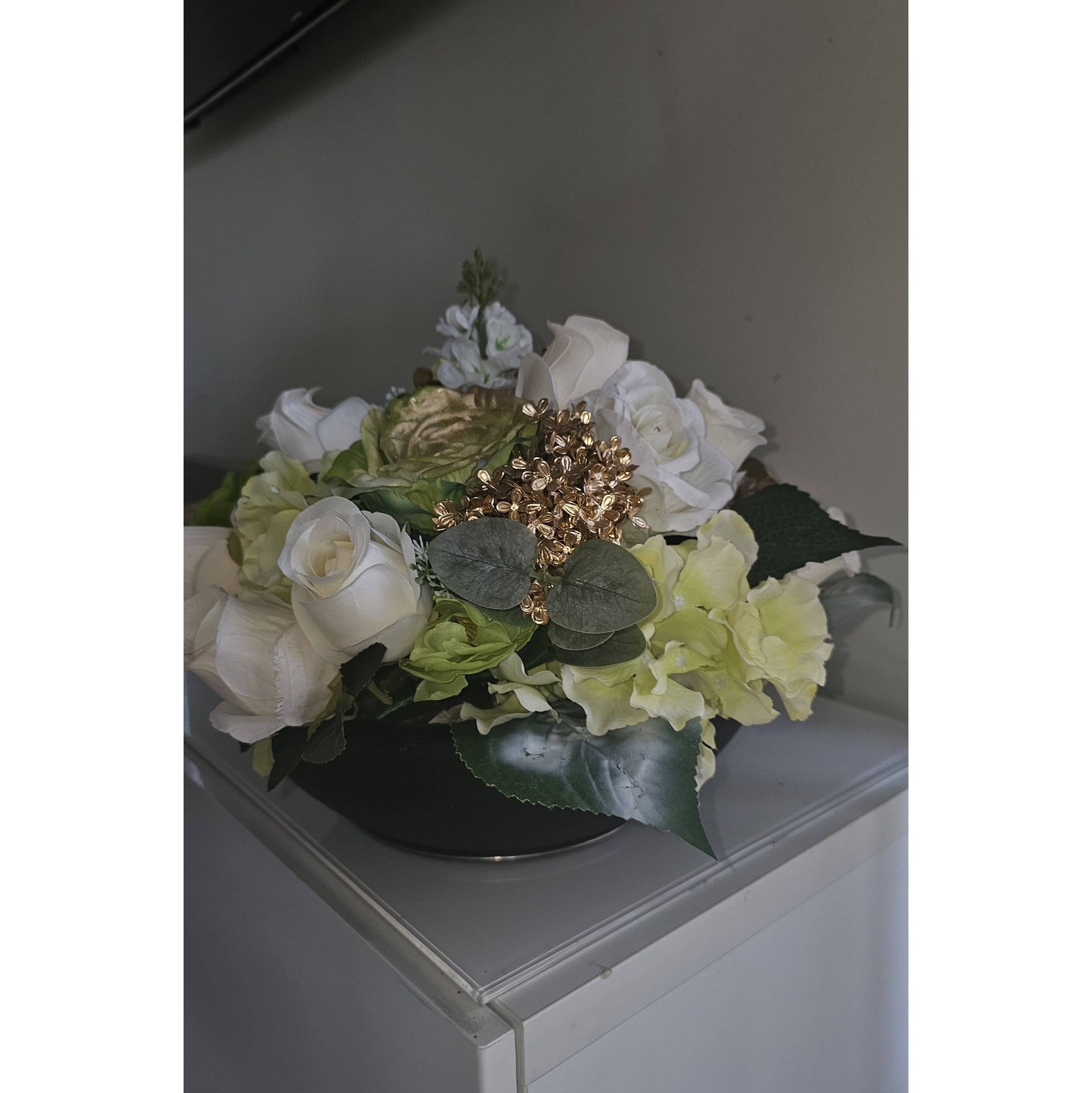 Luxury Gold Arch & Fluted Plinth Floral Set featuring handmade peach lilies, ivory silk roses, and white ribbed pedestals by Studio Forever Bloom.